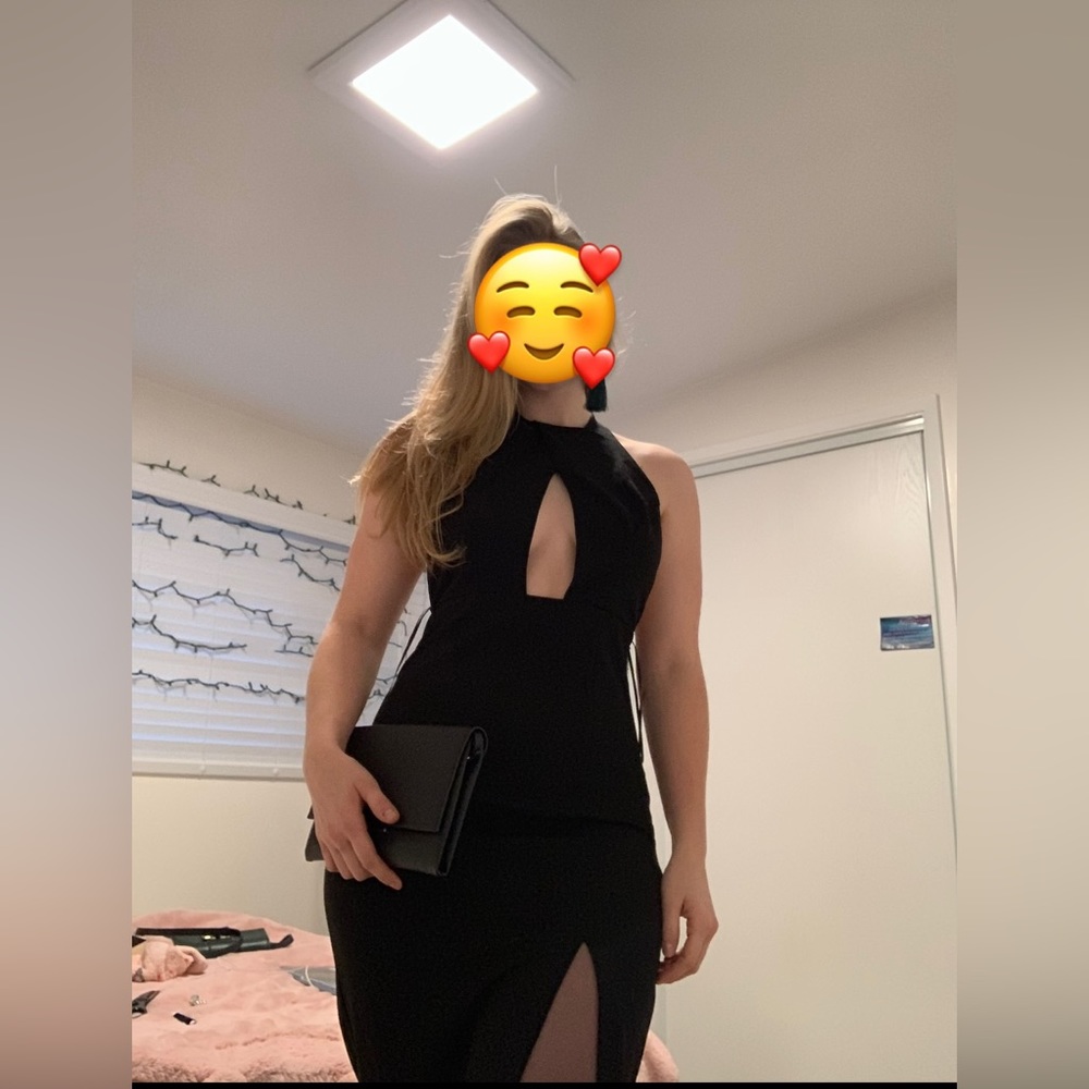 ASOS halterneck bodycon dress with keyhole front and lace back in black - Picture 6 of 8